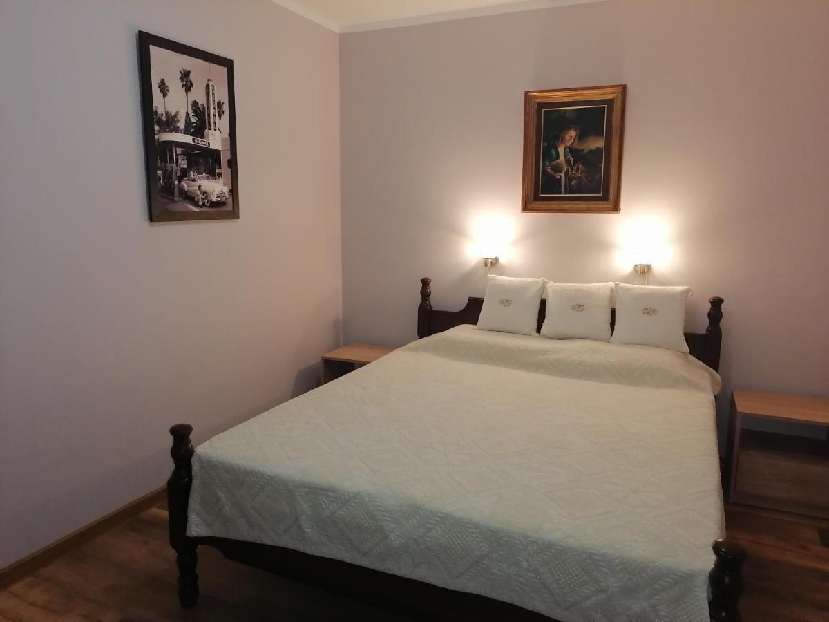 Apartman Sandrina Golubăţ Exterior foto
